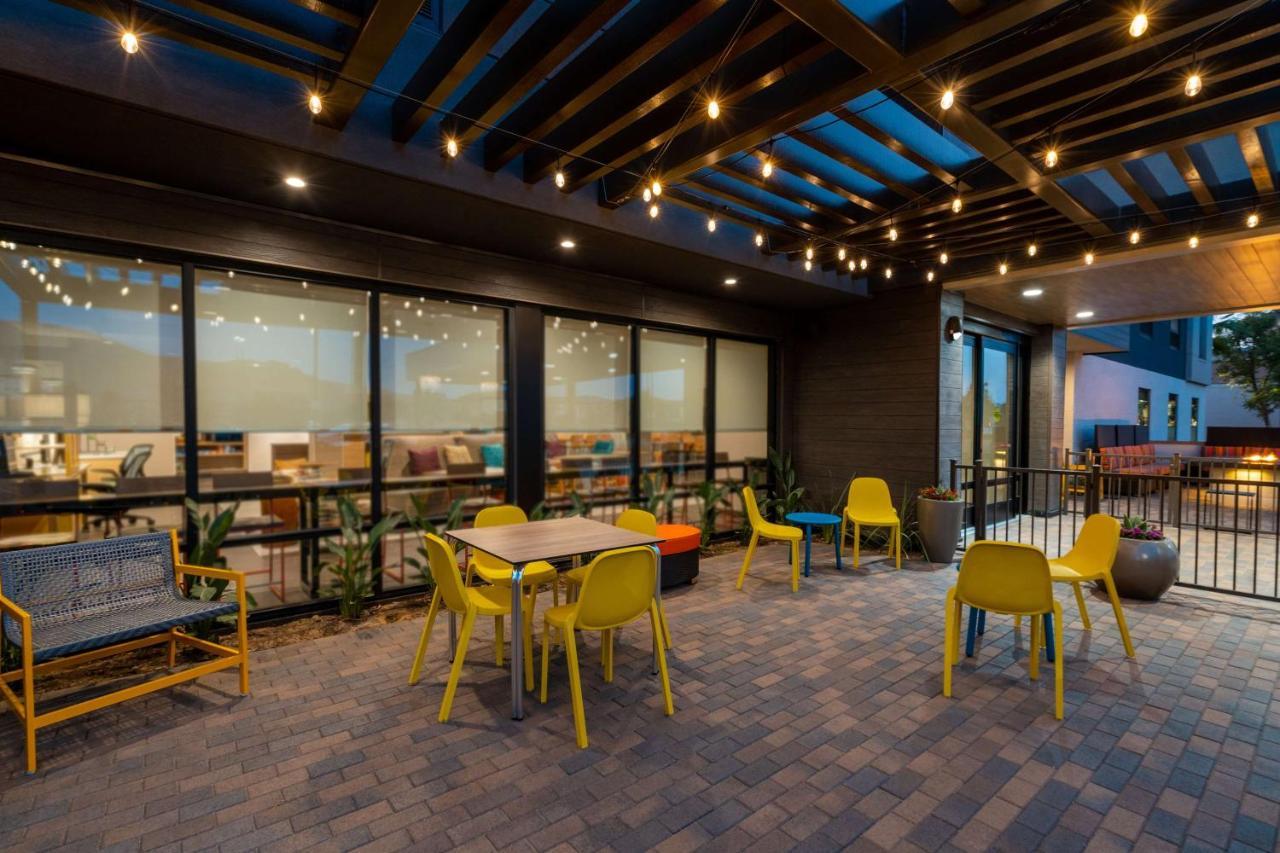 Home2 Suites Corona, Ca Exterior photo